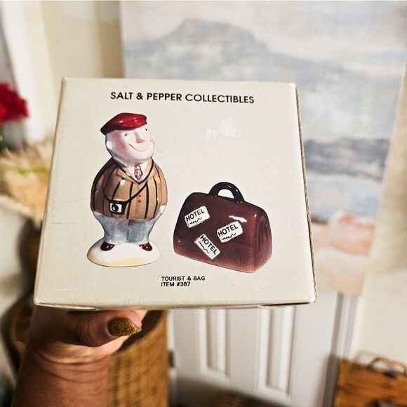 New RARE 1992 Five & Dime Tourist Man With Suitcase Salt & Pepper Shaker. - Picture 6 of 15